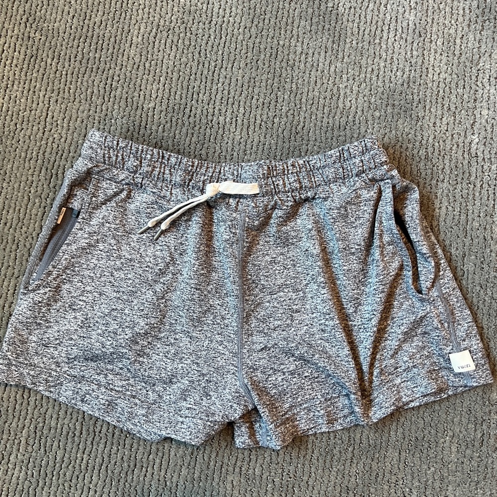 Vuori Halo Performance Short (v. 1.0) Heathered Gray Women's Shorts size XS